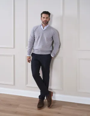 100% UNDYED CASHMERE V-NECK WITH SUEDE ELBOW PATCH
