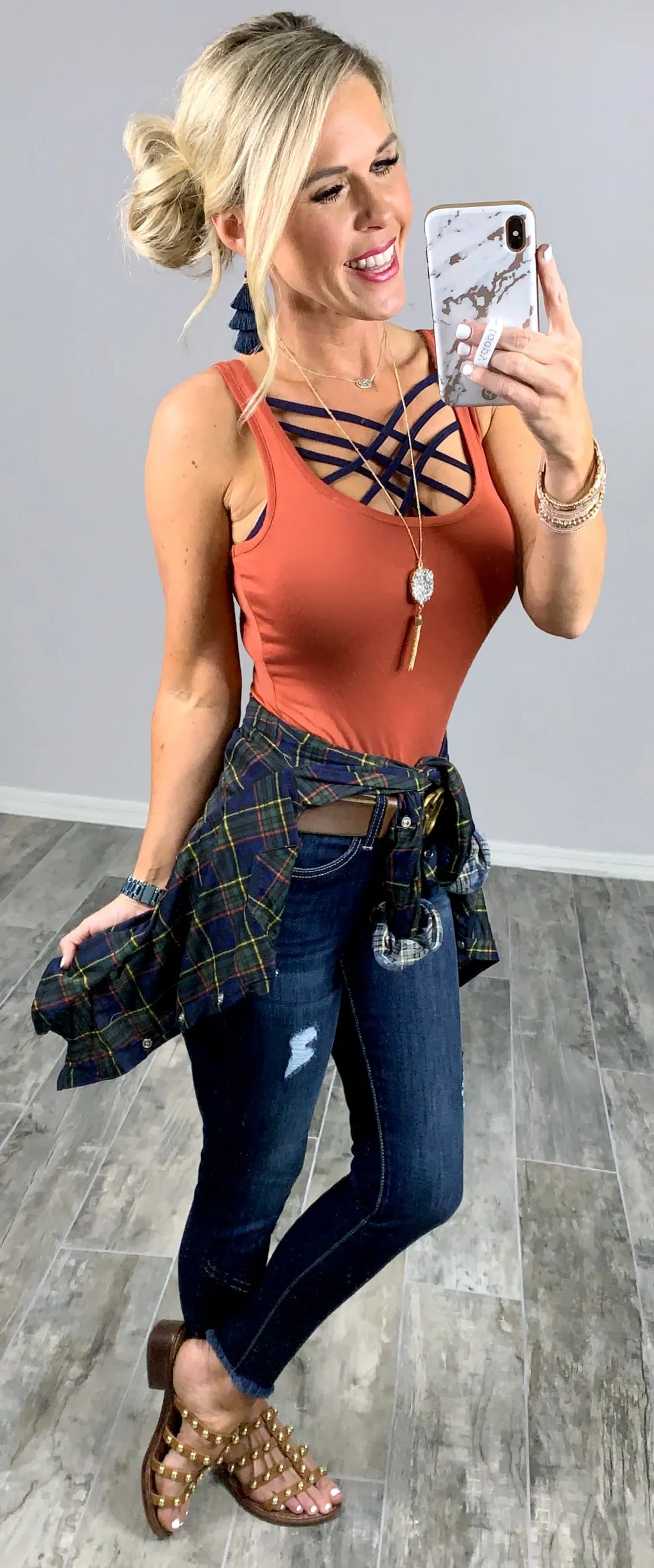 Kan Can Exposed Button Raw Hem Jeans