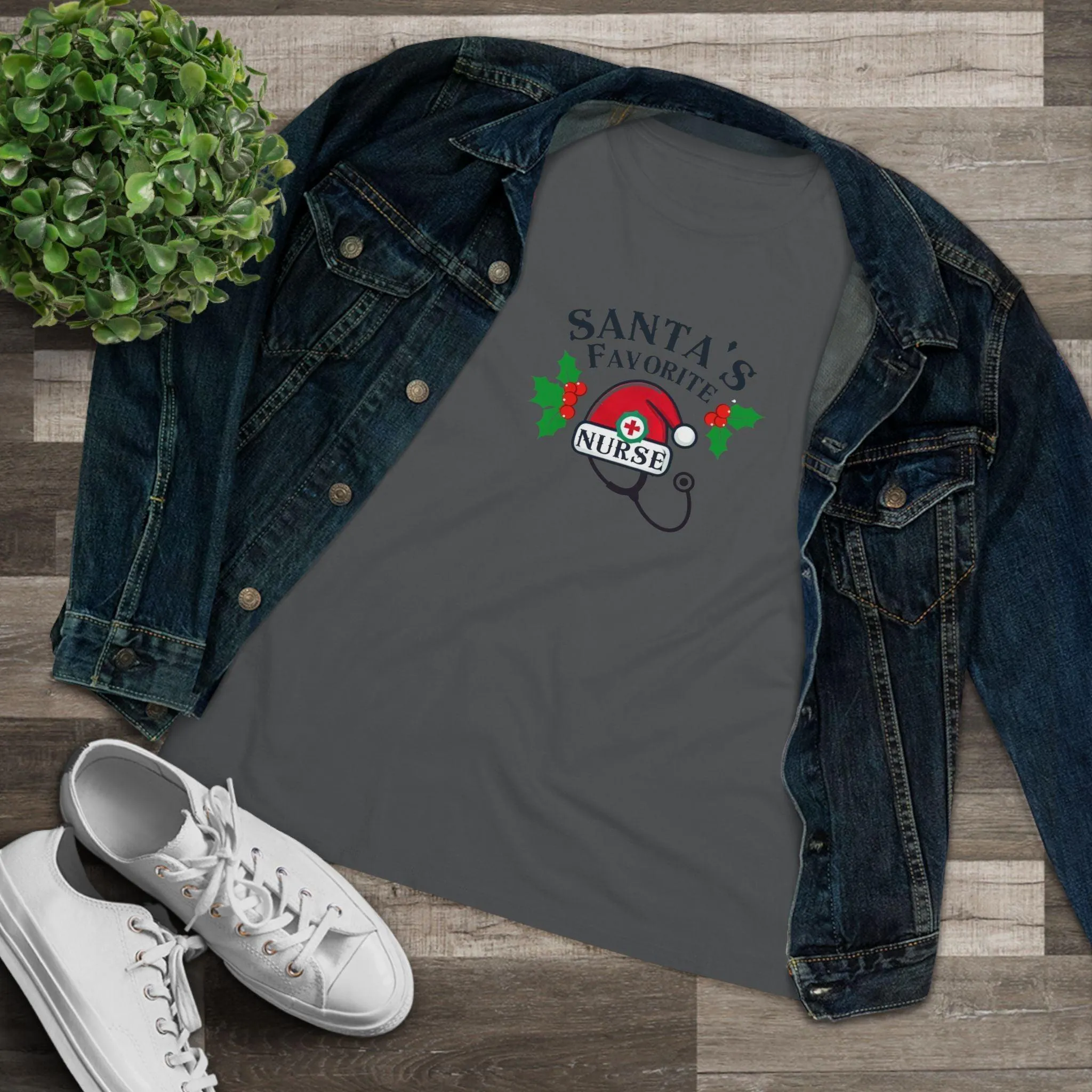 Santa's Favorite Nurse 🎅⚕️ - Stetoscope and Santa Hat 🎁🎄 - Women's Softstyle Tee