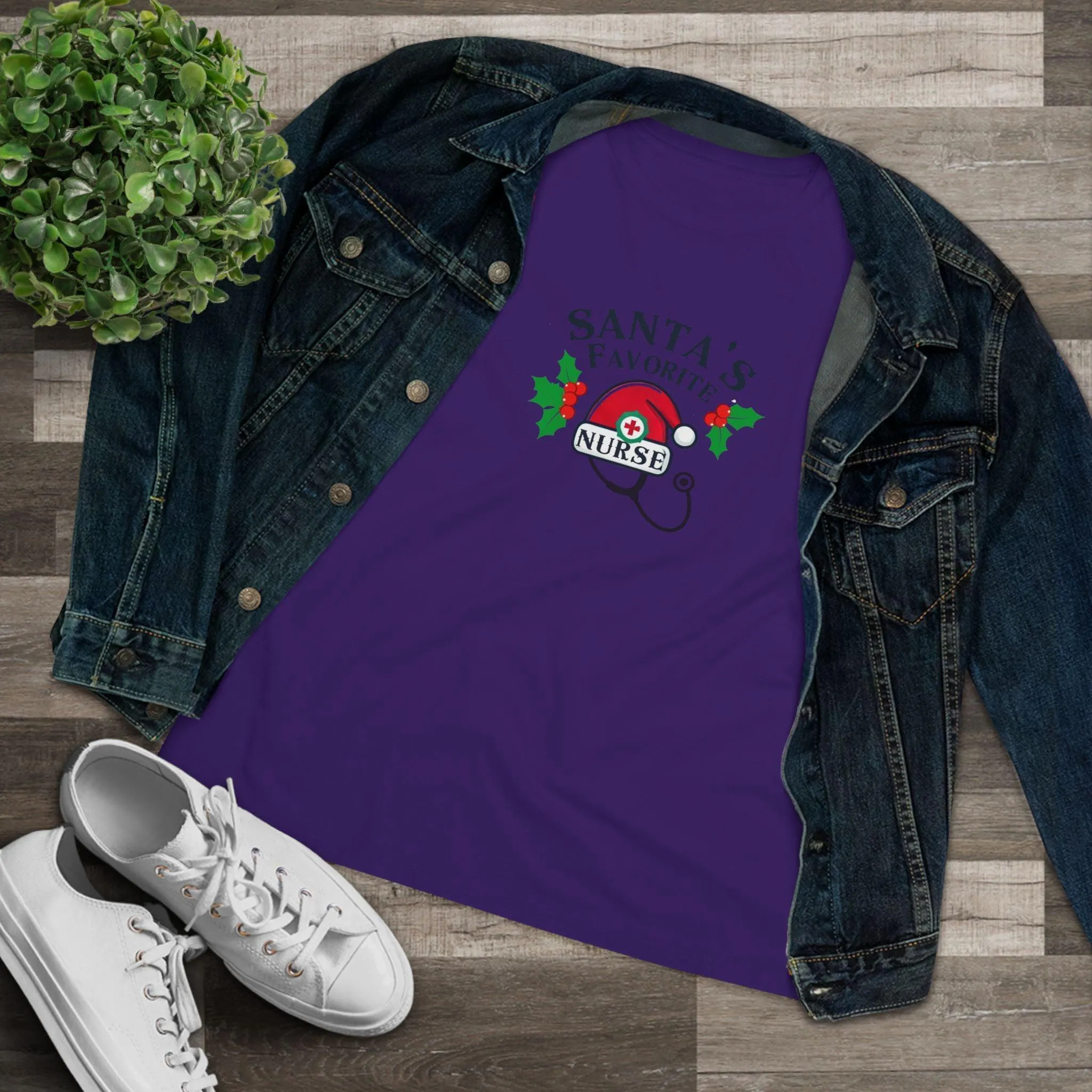 Santa's Favorite Nurse 🎅⚕️ - Stetoscope and Santa Hat 🎁🎄 - Women's Softstyle Tee