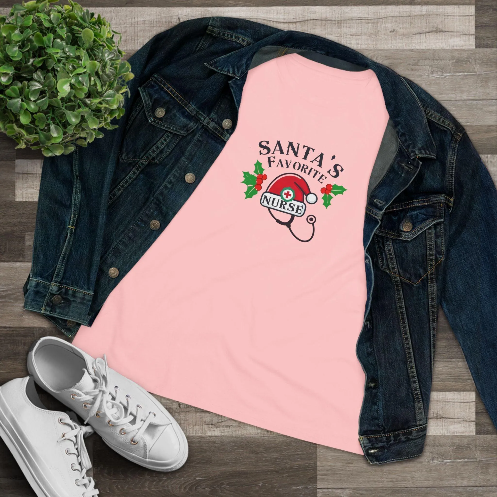 Santa's Favorite Nurse 🎅⚕️ - Stetoscope and Santa Hat 🎁🎄 - Women's Softstyle Tee
